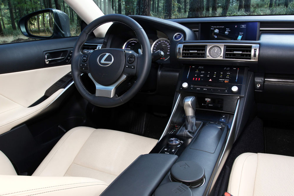 prueba Lexus IS 300h Hybrid Plus (61)