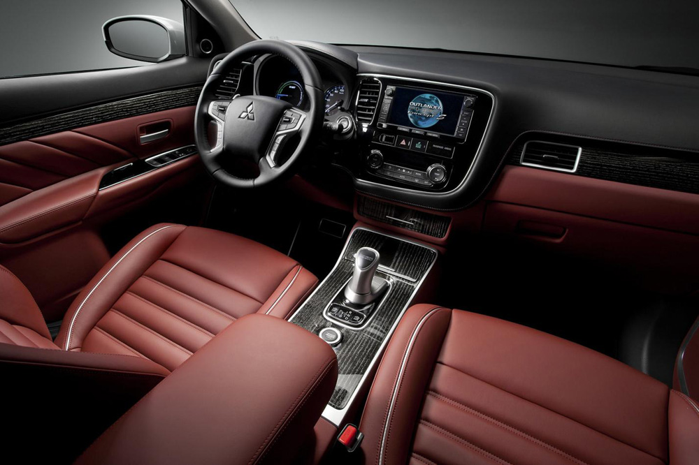 Mitsubishi Outlander PHEV Concept-S (2)