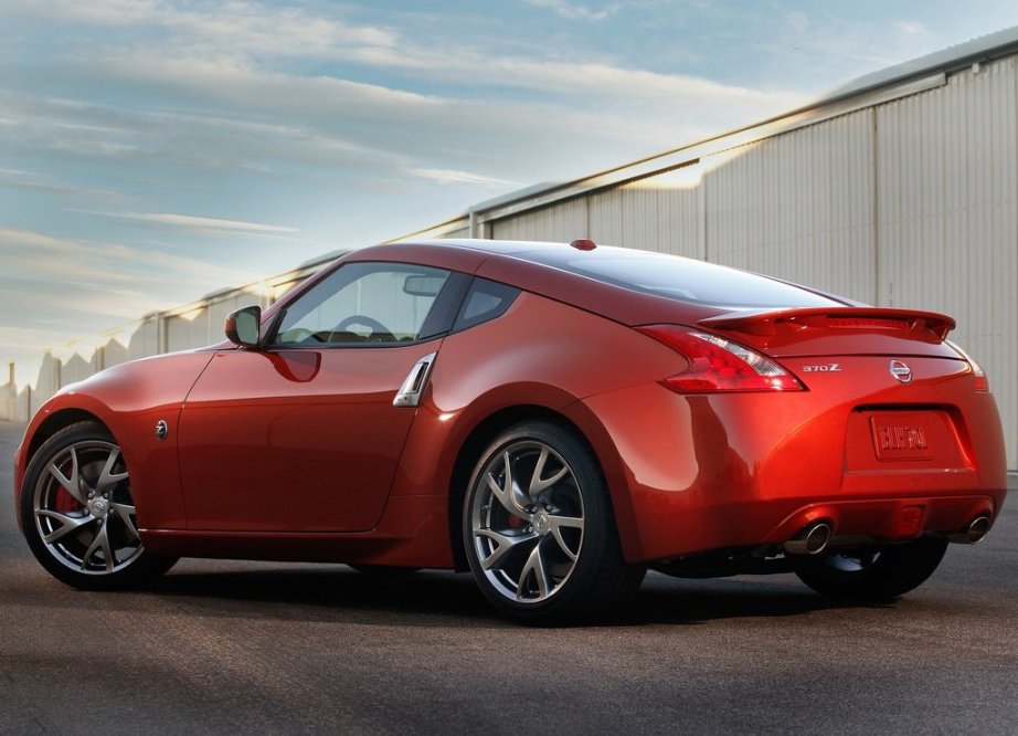 deportivos-atmosfericos-especie-extincion-nissan-370z