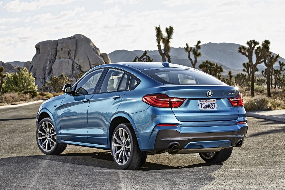 2017-BMW-X4-M40i-57