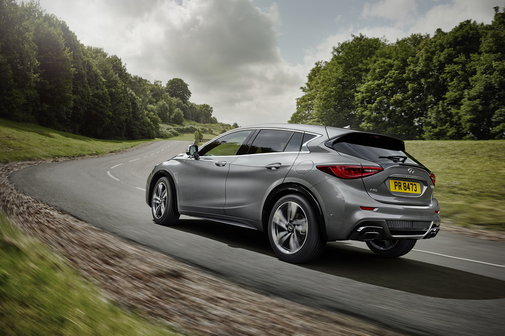 Infiniti-Q30-2016 (16)