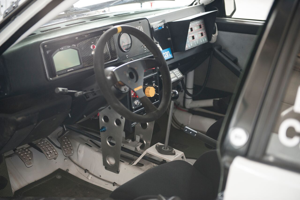 subasta-replica-lancia-delta-integrale-evoluzione-carlos-sainz (9)