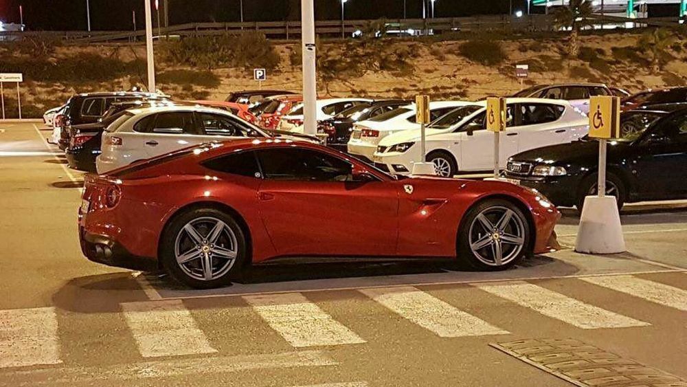 Xavi MF Ferrari Hawkers