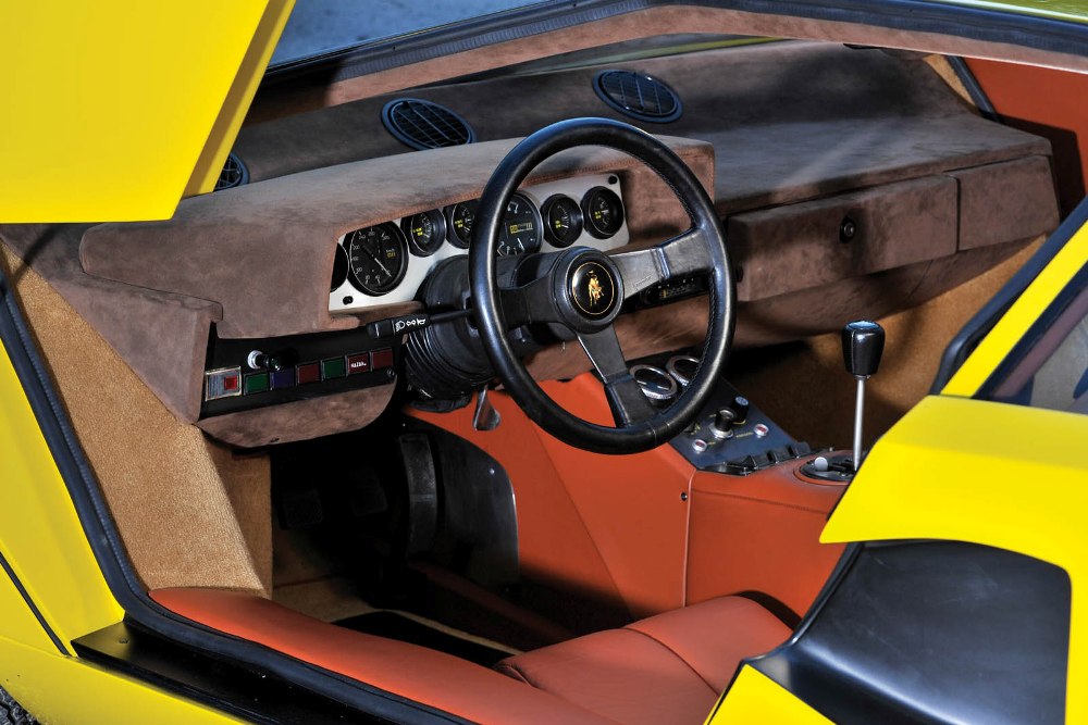 Interior Subasta Lamborghini Countach LP400 Periscopio 1975