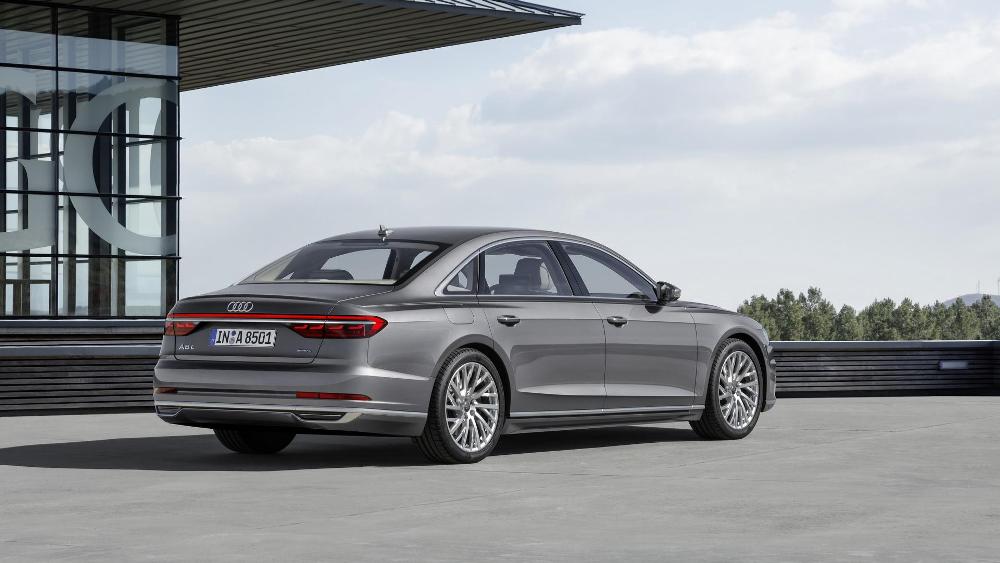 Audi A8 L 2017 trasera