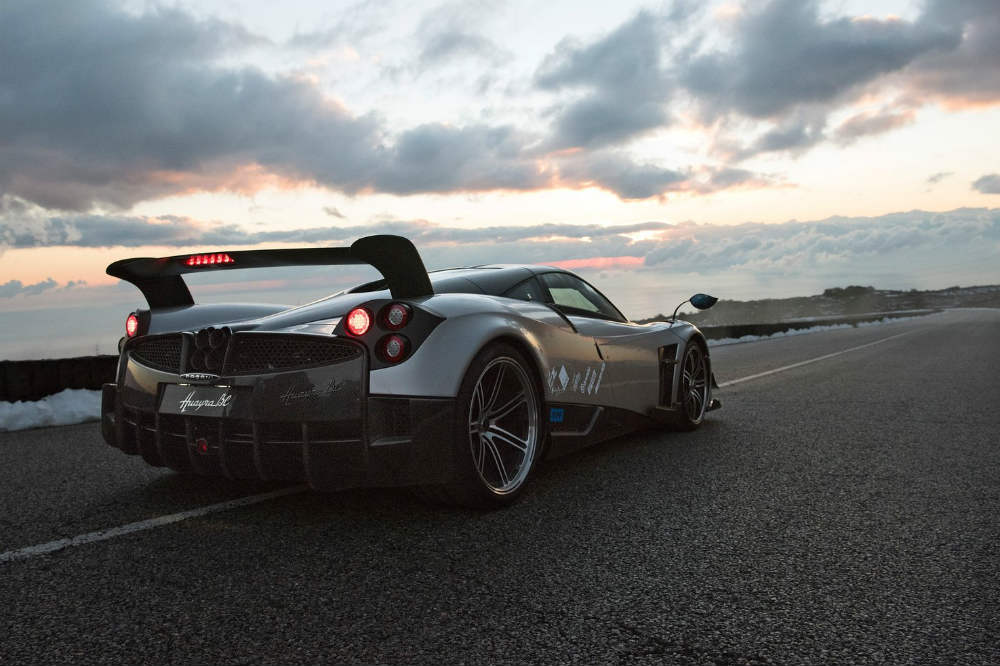 Los coches de producción con los alerones más bestiales