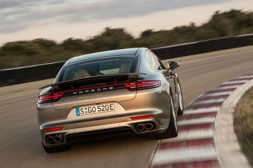 Los coches de producción con los alerones más bestiales