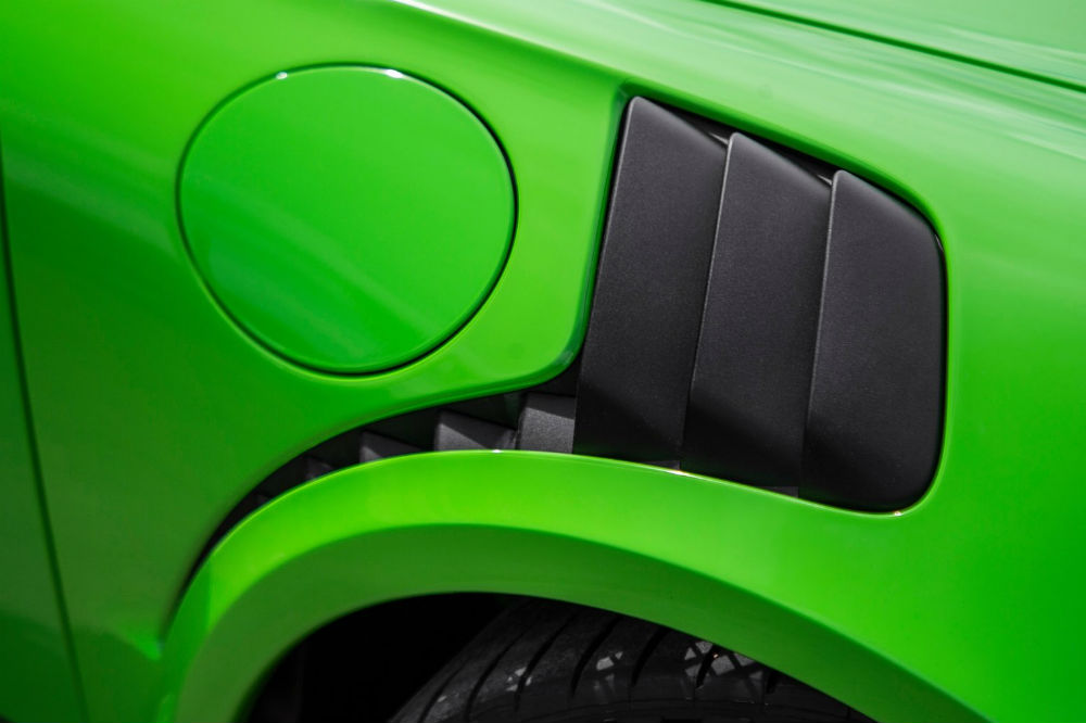 coches de calle con aerodinámica de competición