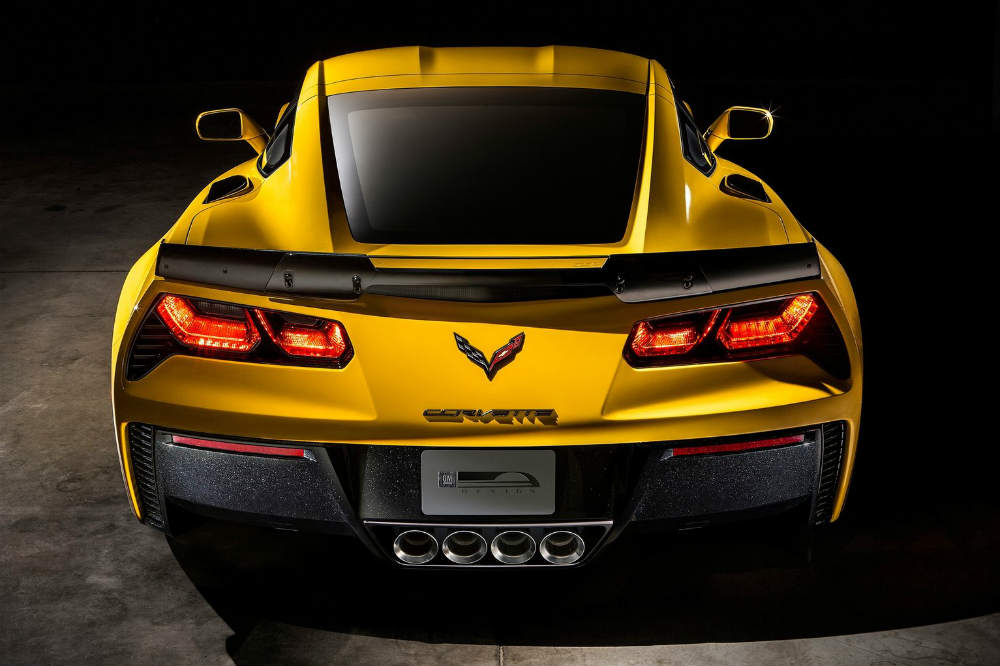 coches de calle con aerodinámica de competición