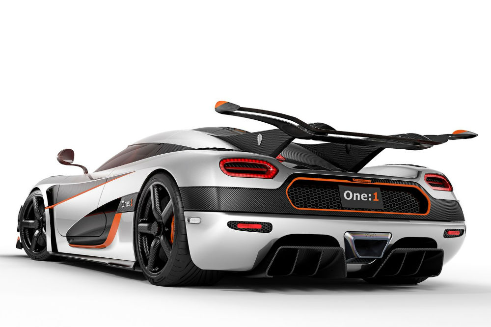 coches de calle con aerodinámica de competición