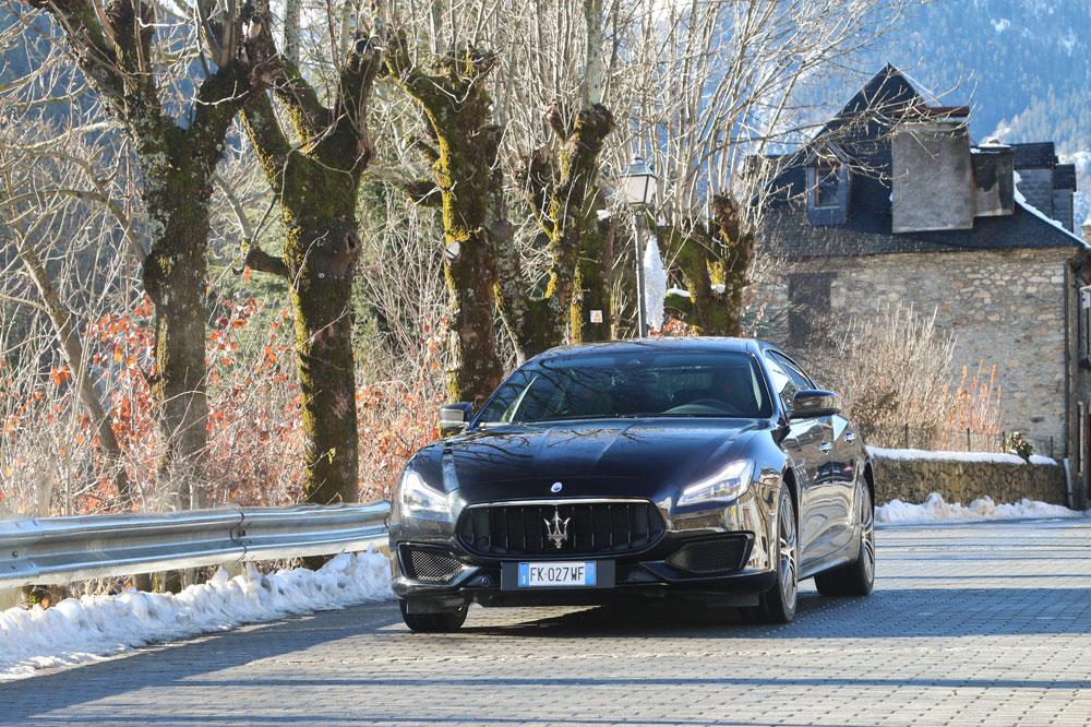 Maserati Quattroporte frontal