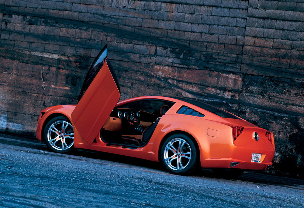 Ford Mustang Giugiaro Concept puertas