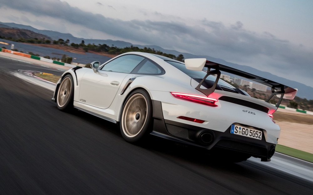 Porsche 911 GT2 RS hundidos