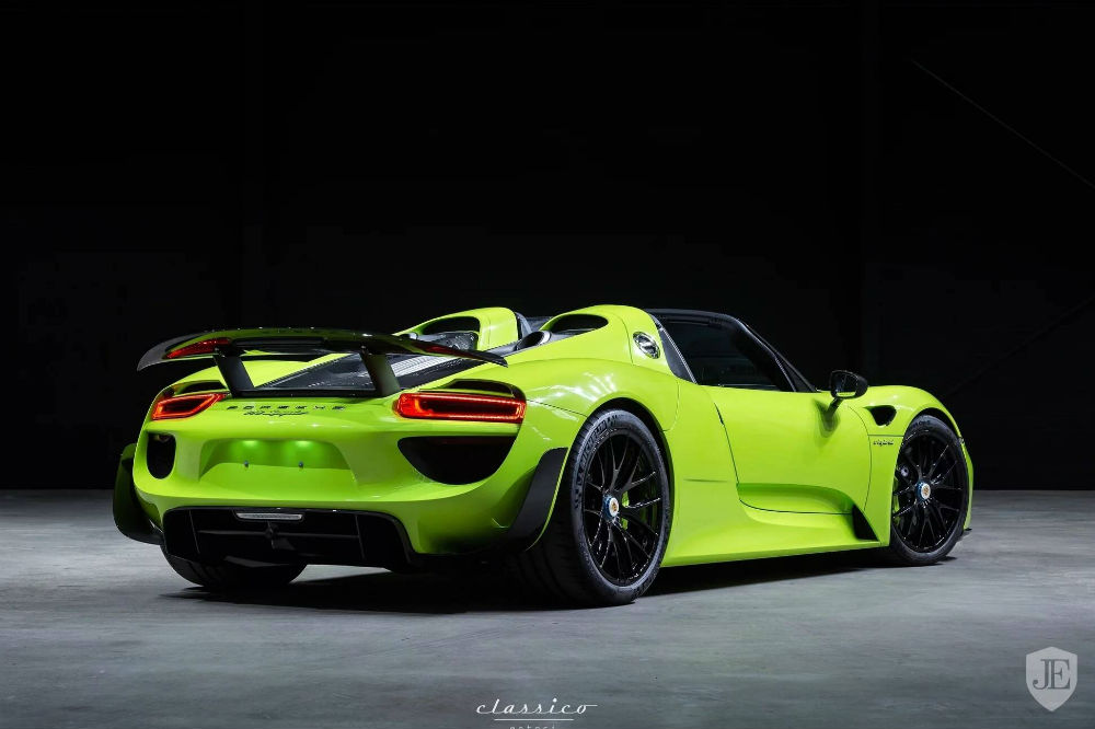 Porsche 918 Spyder Acid Green