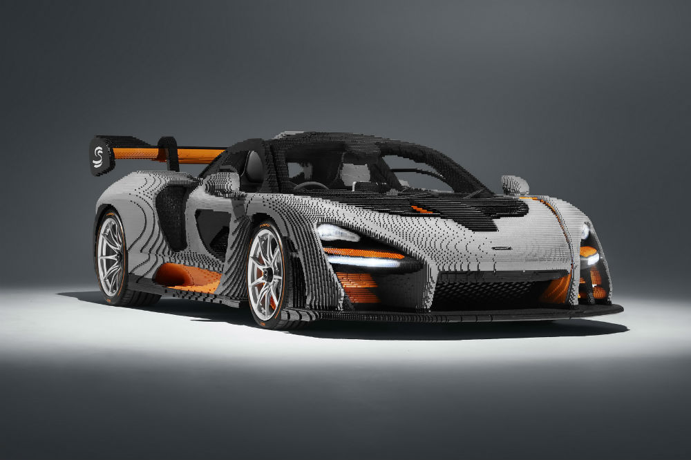 11 coches de LEGO construidos a tamaño real