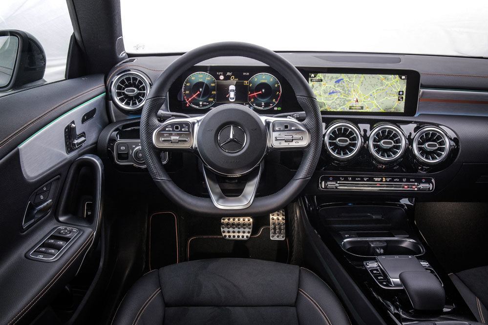 interior Mercedes CLA Coupé 2019