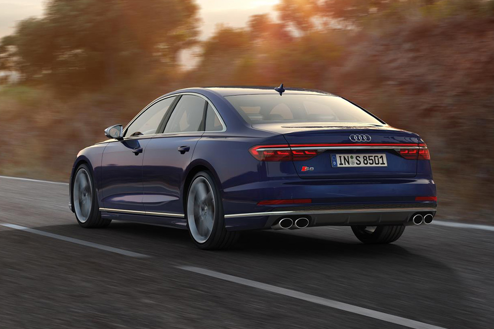 Audi S8 trasera