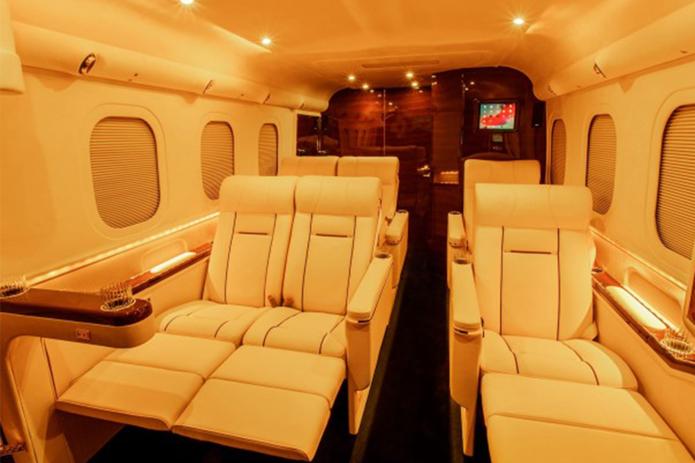 Lexani G-77 interior detrás