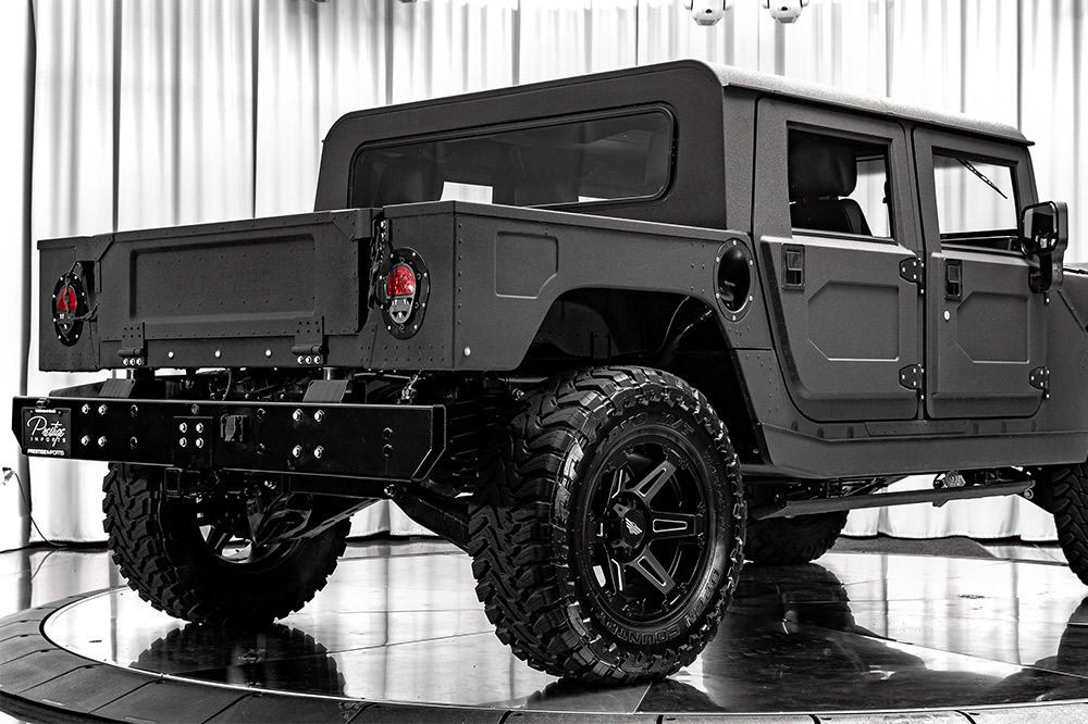 Hummer H1 de Mil-Spec Automotive trasera