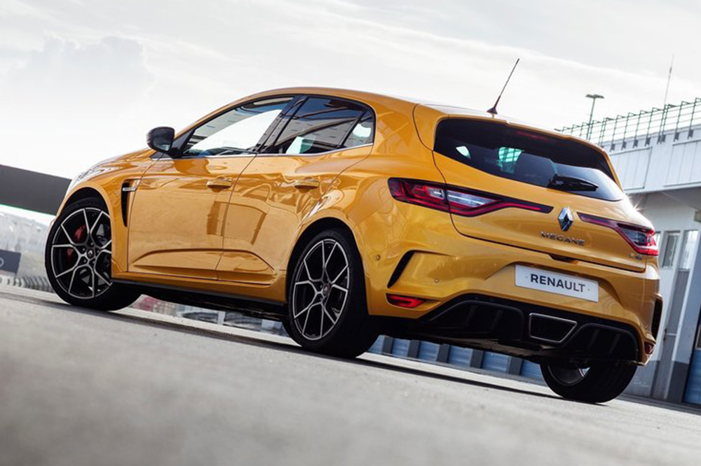 coches y motos de los pilotos de F1 megane rs trasera