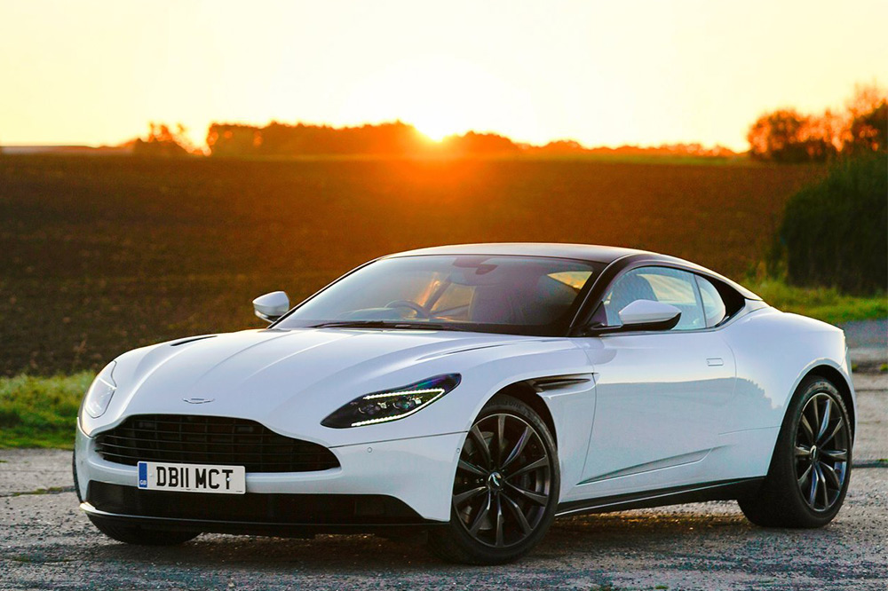 superdeportivos que son más lentos que el Porsche Taycan db11