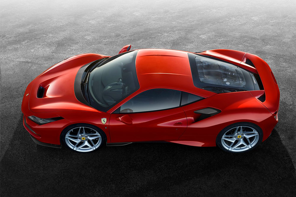 avión con pintura de ferrari f8