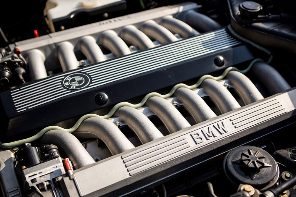BMW 767iL Goldfisch’s V16 motor
