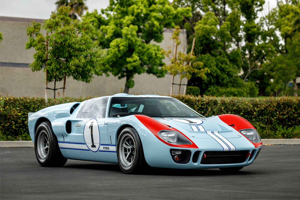 Ford contra Ferrari azul