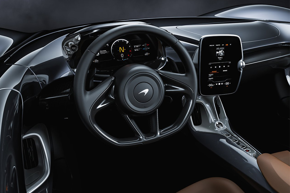 McLaren Elva interior