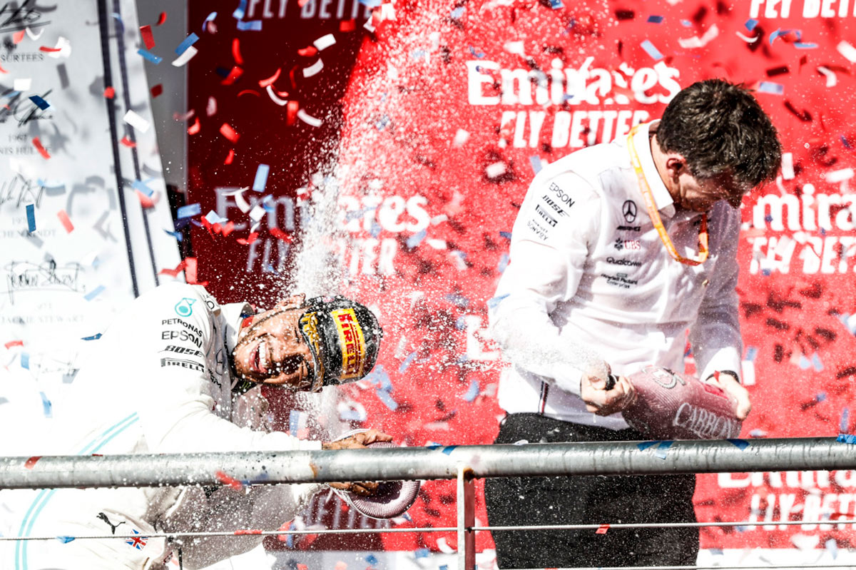 Lewis Hamilton celebrando el campeonato del mundo de Fórmula 1 2019