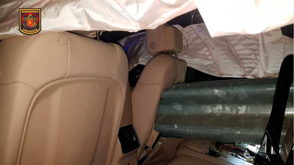 Porsche Macan atravesado guardarraíl Zaragoza