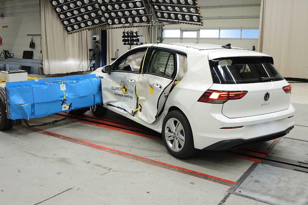 crash test del Volkswagen Golf 8