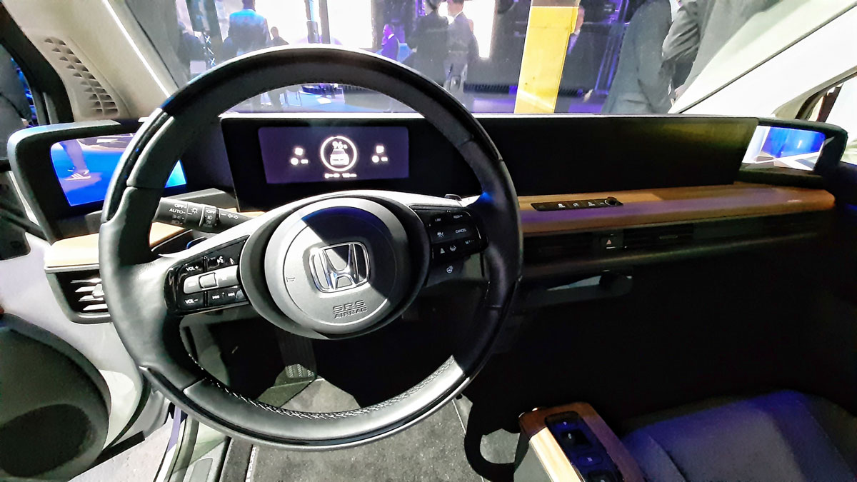 foto del interior del Honda e 2020 de producción