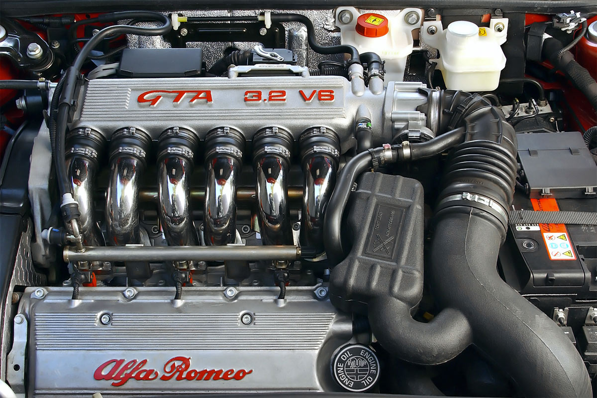 fotografía del motor del Alfa Romeo 147 GTA