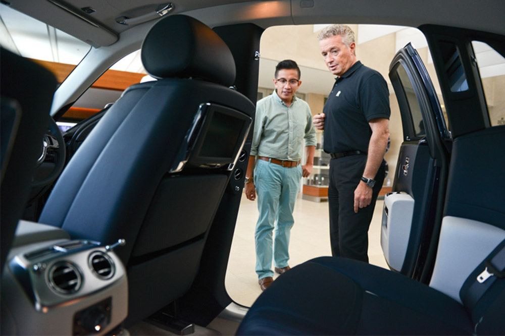 Chófer oficial de Rolls-Royce 