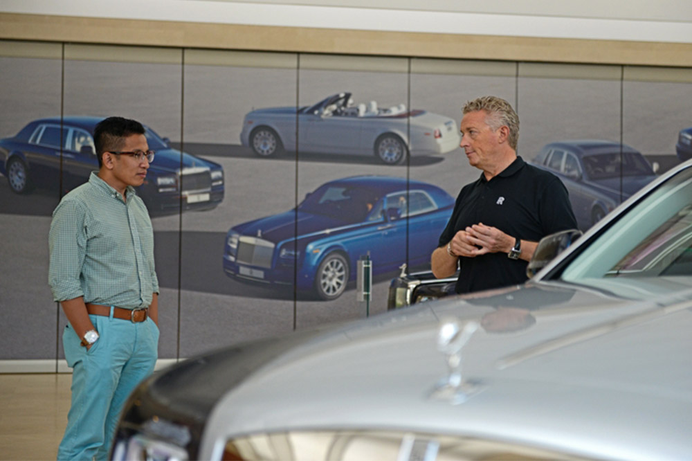 Chófer oficial de Rolls-Royce 