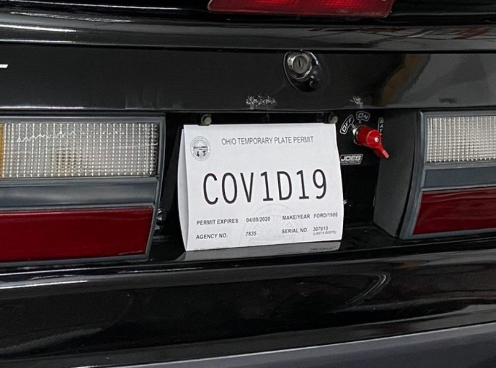 Matricula COV1D19 Ford Mustang