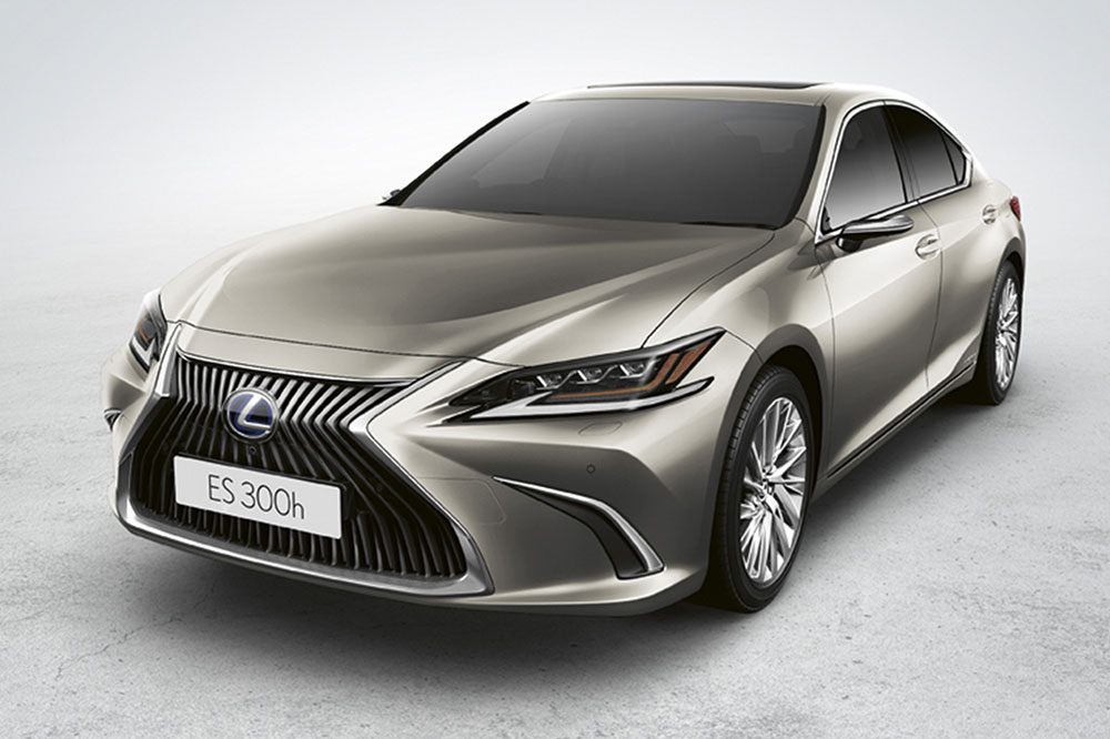 coches de producción con espejos digitales lexus