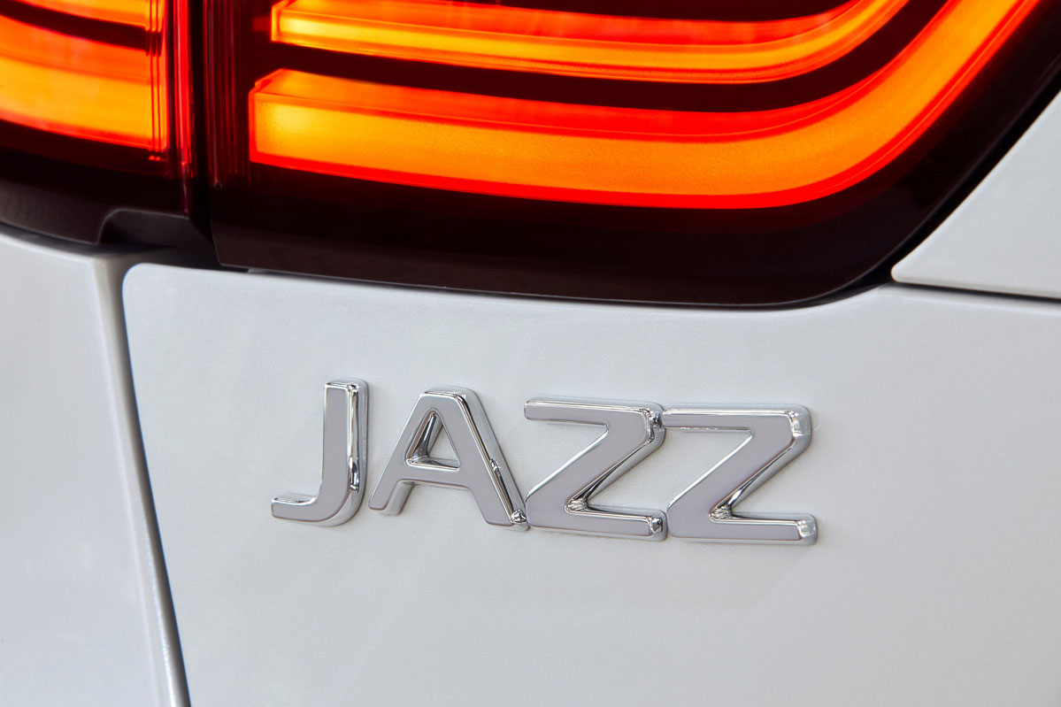 logo del nuevo Honda Jazz Crosstar 2020
