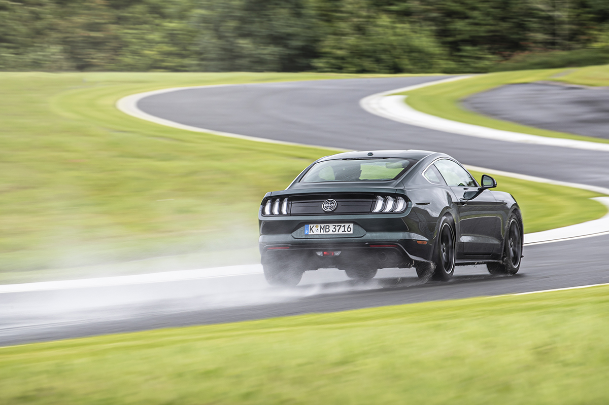 foto de la prueba del Ford Mustang Bullitt en el circuito de M-Sport