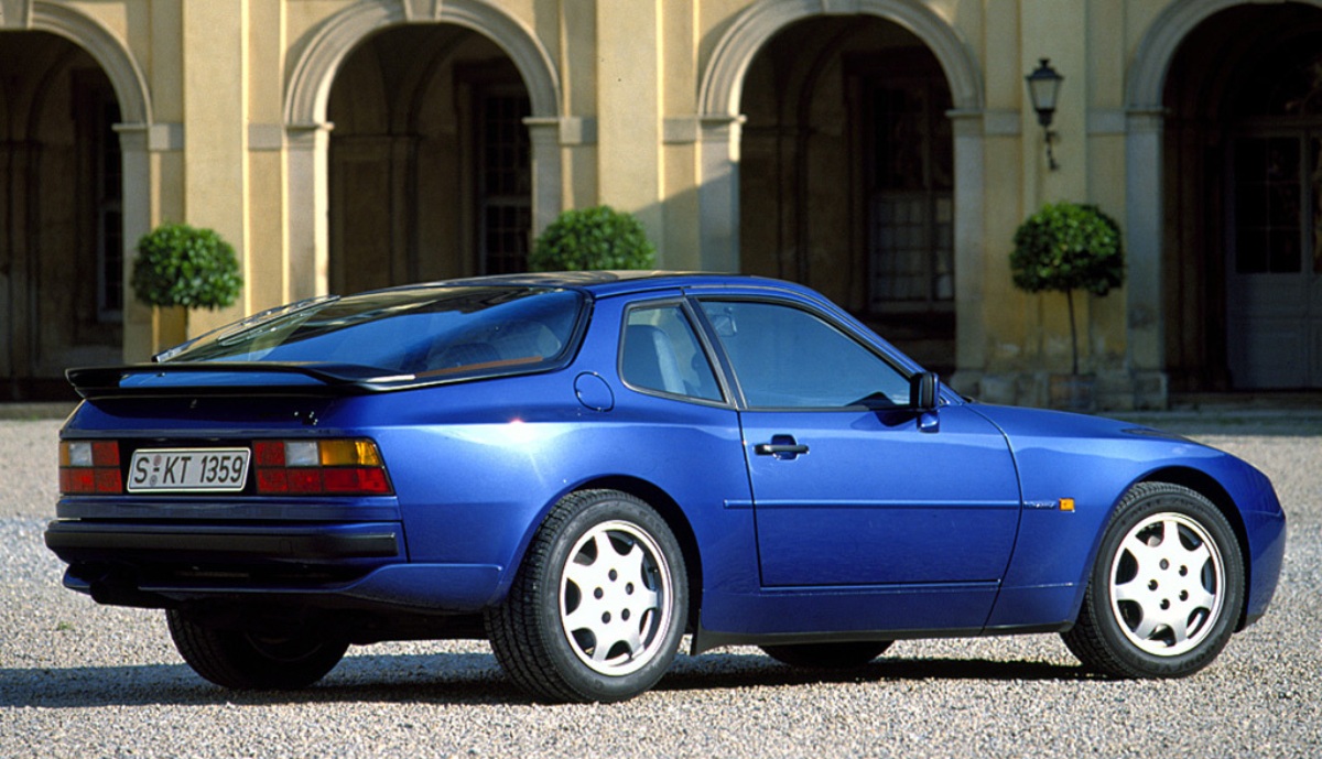 Porsche 944 S2