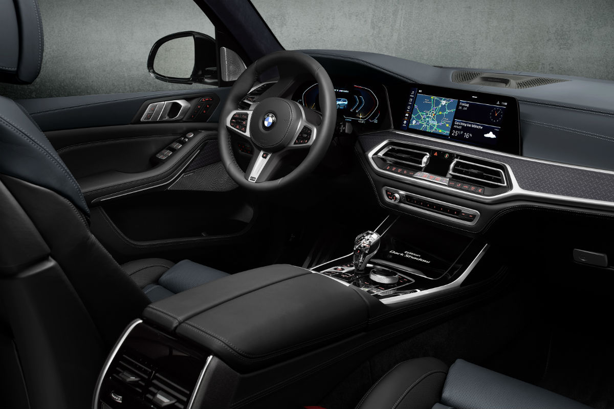 BMW X7 Dark Shadow Edition