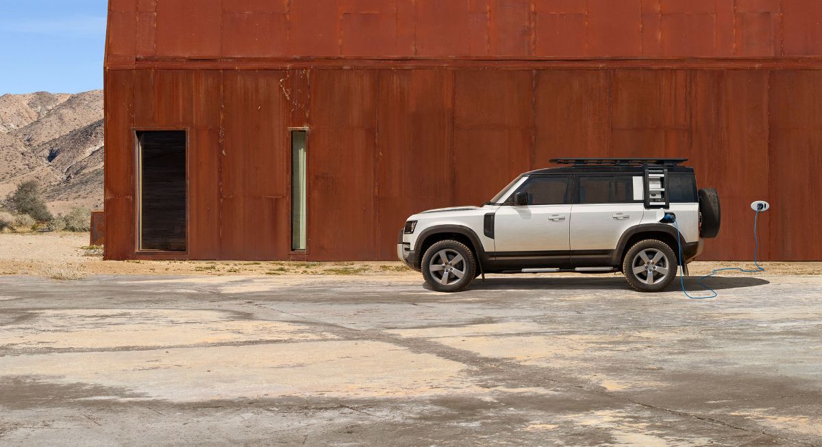 Land Rover Defender 2021