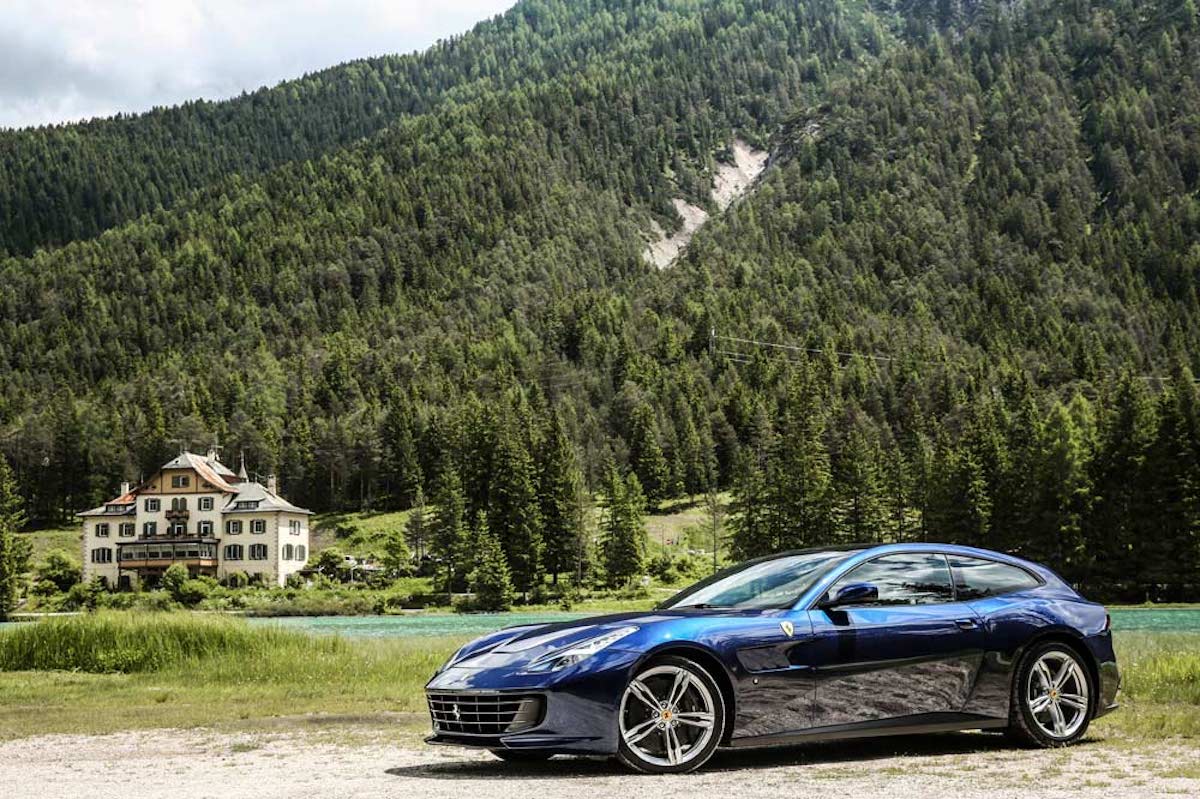 Ferrari GTC4Lusso lateral