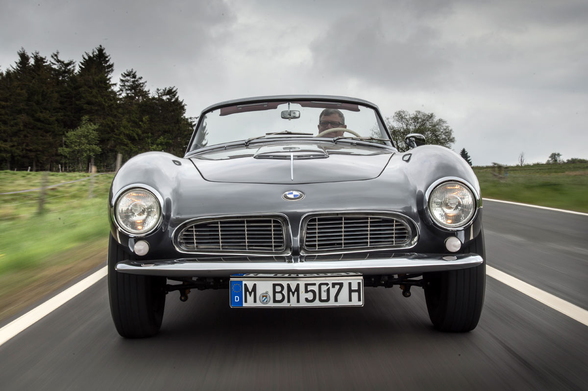foto frontal de la prueba del BMW 507