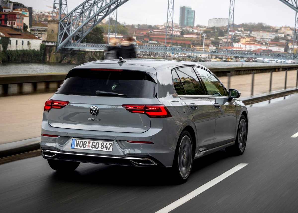 Volkswagen Golf TGI 8