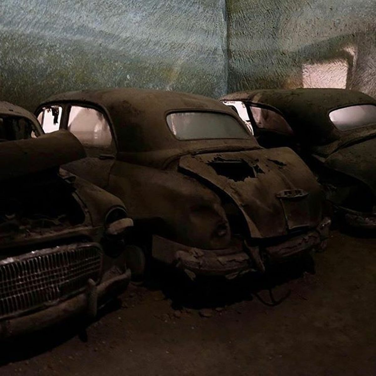 coches abandonados tunel construido siglo xix