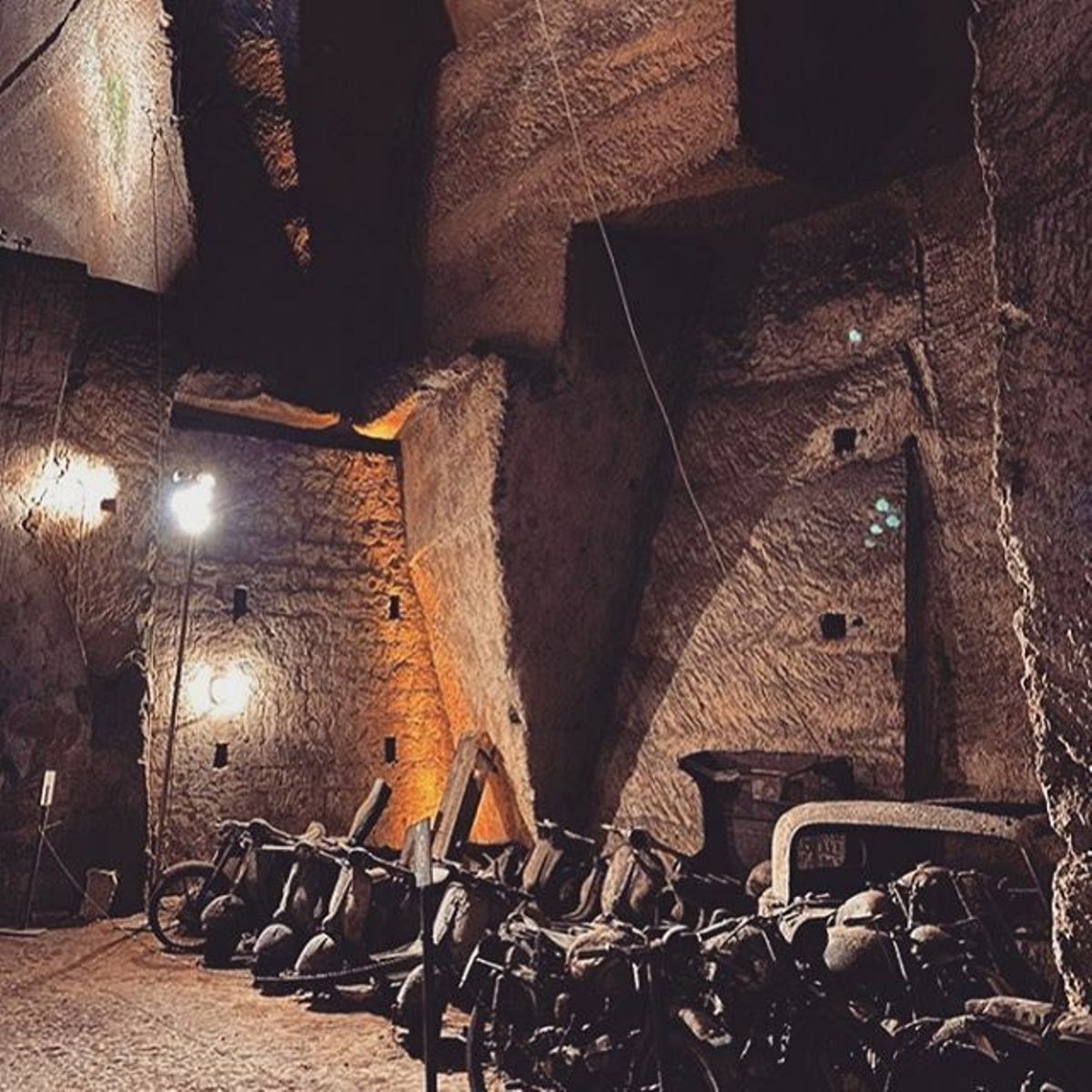 coches abandonados tunel construido siglo xix