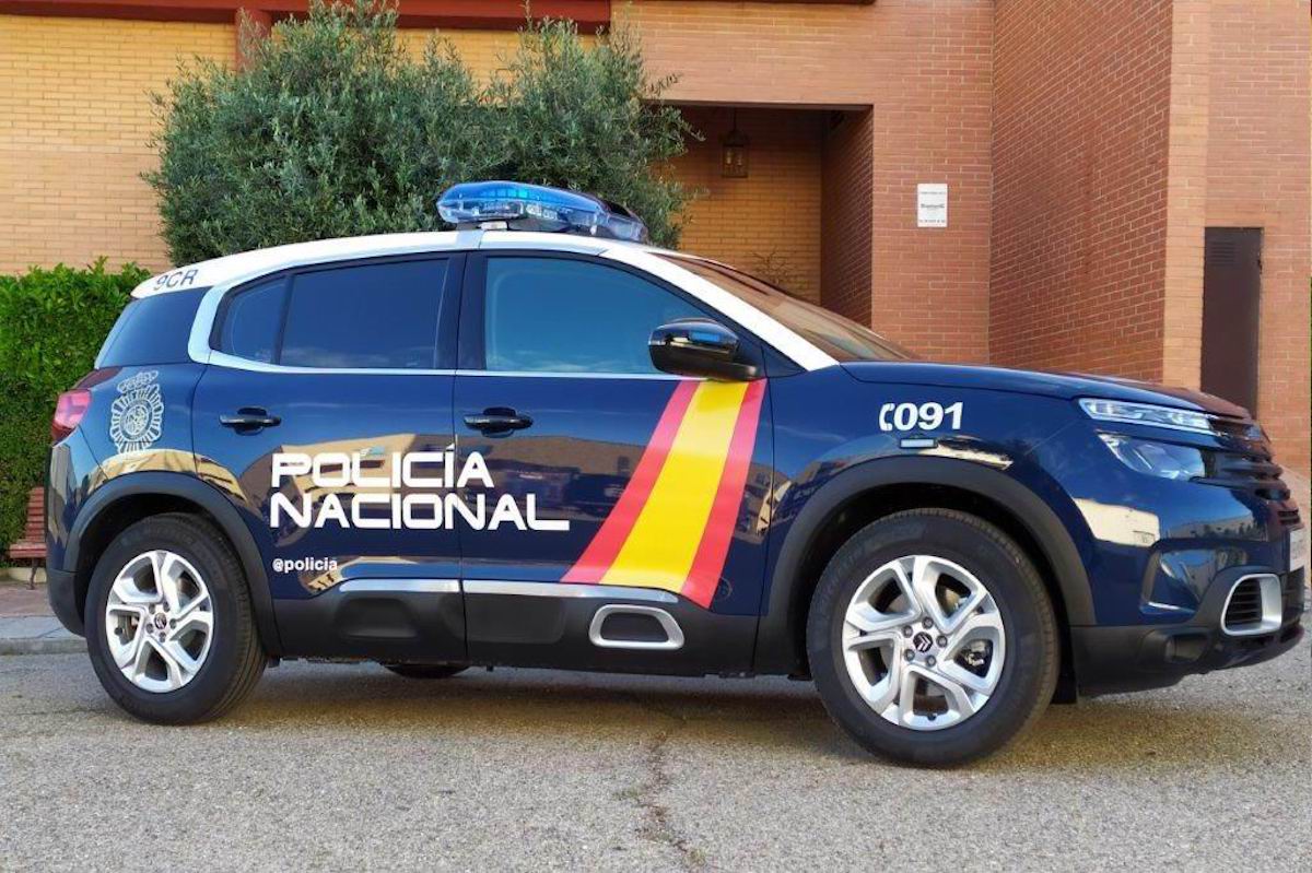 Citroën C5 Aircross Policía Nacional lateral