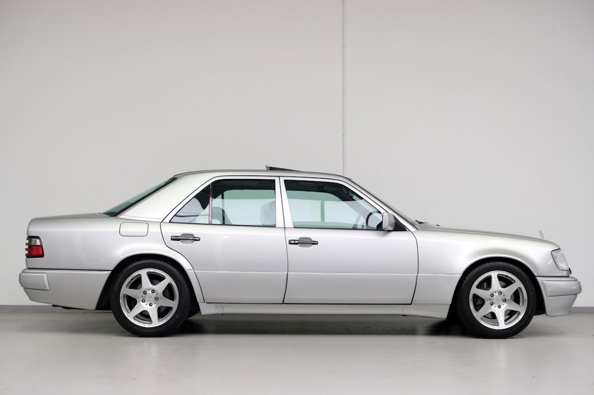 Mercedes-Benz E 500 Limited lateral